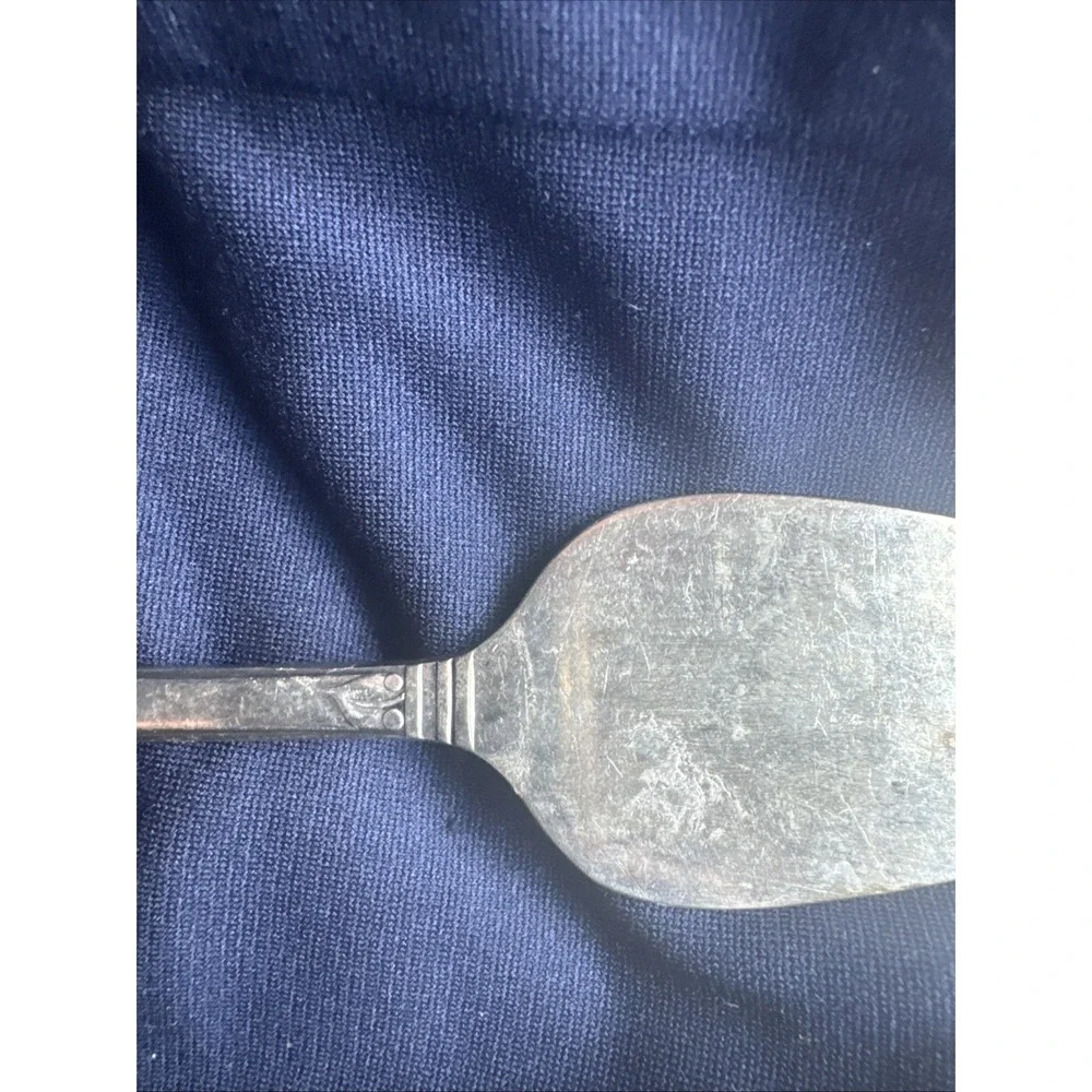 Oneida Community Silver plate    BERKLEY SQUARE   Cheese Server Knife   1935